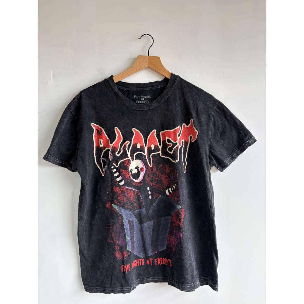 Five Nights at Freddys The Puppet Graphic grunge Tee Mens M Black Mineral Wash